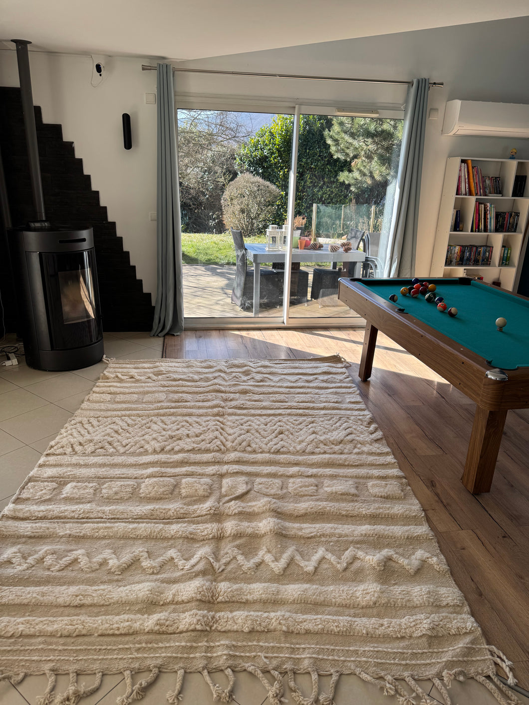 Tapis Béni Ouarain Neuf fait avec la laine  soyeuse et luxueuse des Mrirts Neufs tissé sur un Kilim Neuf Rose 4