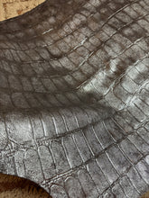 Upload image to gallery, SAC B LORETTA
