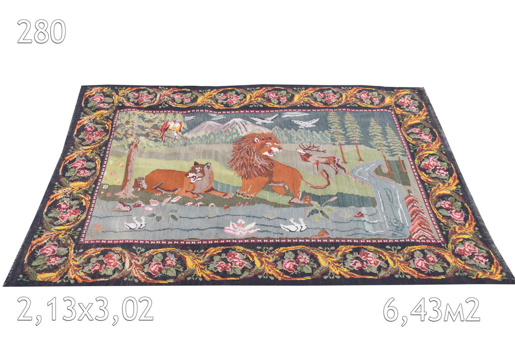 Tapis Moldavie Tissé en Laine Ancien Motif Floral