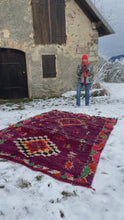 Charger et lire la vidéo dans la visionneuse de la Galerie, Tapis Boujaad Vintage Hansel et Gretel 2
