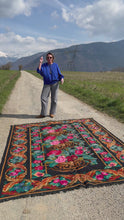 Charger et lire la vidéo dans la visionneuse de la Galerie, Tapis Moldave Vintage Wow 2
