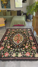 Charger et lire la vidéo dans la visionneuse de la Galerie, Tapis Moldave Summer 2
