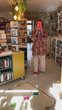 Charger et lire la vidéo dans la visionneuse de la Galerie, Tapis Béni Ouarain Neuf tissé sur un Kilim Neuf Sidney 2
