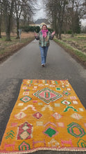 Charger et lire la vidéo dans la visionneuse de la Galerie, Tapis Boujaad Neuf en laine Recyclée Amélie
