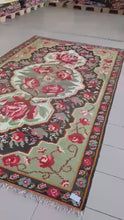 Load and play video in Gallery Viewer, Tapis Moldave Vintage New Co September 5
