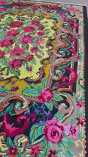 Load and play video in Gallery Viewer, Tapis Moldave Vintage New Co September 1
