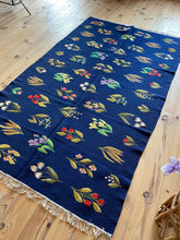 Charger l&#39;image dans la galerie, Tapis Moldave Vintage Beach 1
