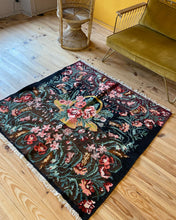 Charger l&#39;image dans la galerie, Tapis Moldave Vintage Happy New Year 5
