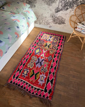 Charger l&#39;image dans la galerie, Tapis Azilal Vintage Emotion 2
