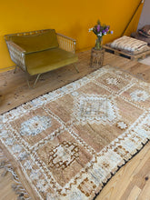 Charger l&#39;image dans la galerie, Tapis Boujaad Vintage Saint Tropez 3
