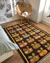 Charger l&#39;image dans la galerie, Tapis Moldave Vintage Birthday 3
