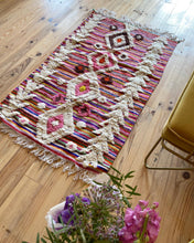 Charger l&#39;image dans la galerie, Tapis Azilal Neuf tissé sur un Kilim Neuf Malabar 1
