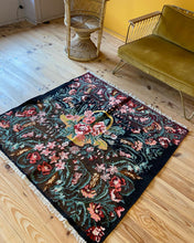 Charger l&#39;image dans la galerie, Tapis Moldave Vintage Happy New Year 5
