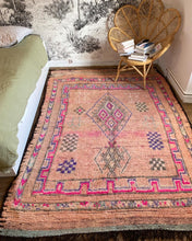 Charger l&#39;image dans la galerie, Tapis Boujaad Vintage Coeur 1
