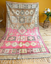 Charger l&#39;image dans la galerie, Tapis Boujaad Vintage Sublime
