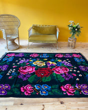 Charger l&#39;image dans la galerie, Tapis Moldave Vintage Fleurs 4
