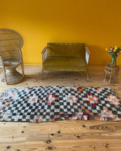 Charger l&#39;image dans la galerie, Tapis azilal vintage damier
