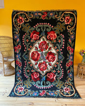 Charger l&#39;image dans la galerie, Tapis Moldave Vintage Rentrée 4
