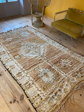 Charger l&#39;image dans la galerie, Tapis Boujaad Vintage Saint Tropez 3
