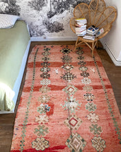 Charger l&#39;image dans la galerie, Tapis Boujaad Vintage Boum 1
