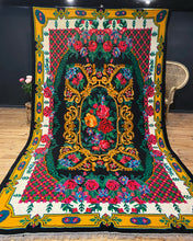 Charger l&#39;image dans la galerie, Tapis Moldave Vintage Presse
