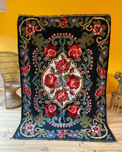 Charger l&#39;image dans la galerie, Tapis Moldave Vintage Rentrée 4
