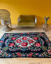 Charger l&#39;image dans la galerie, Tapis Moldave Vintage Rentrée 4
