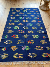 Charger l&#39;image dans la galerie, Tapis Moldave Vintage Beach 1
