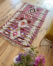 Charger l&#39;image dans la galerie, Tapis Azilal Neuf tissé sur un Kilim Neuf Malabar 1
