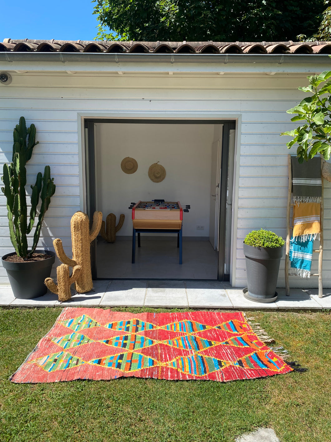 Tapis Azilal Vintage rose à motifs géométriques