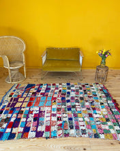 Charger l&#39;image dans la galerie, Tapis Berbère boucherouite coloré
