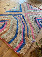 Charger l&#39;image dans la galerie, Tapis Boujaad en laine recyclée Sublime 5
