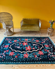 Charger l&#39;image dans la galerie, Kilim à la rose moldave
