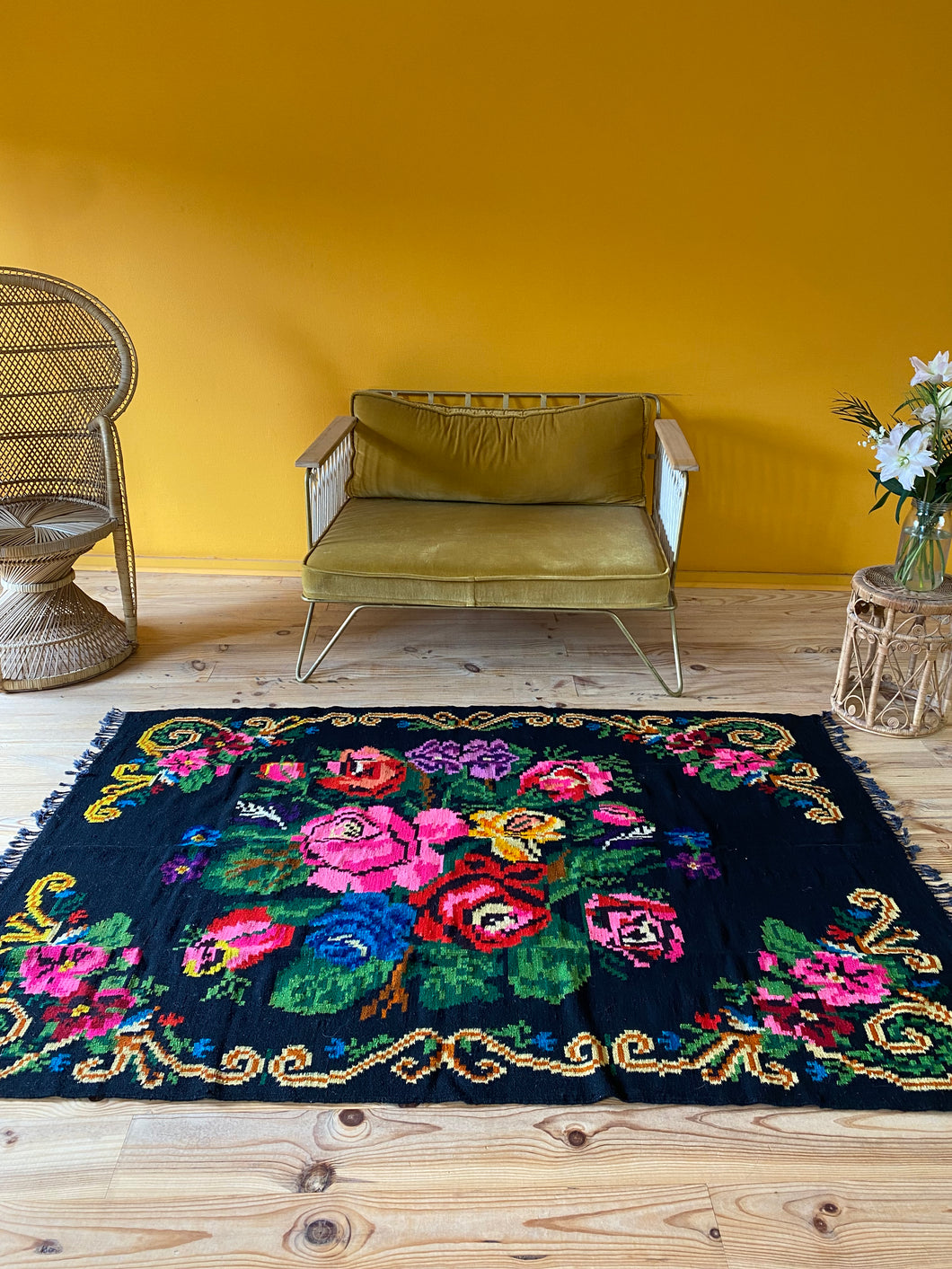 Kilim moldave motifs floraux