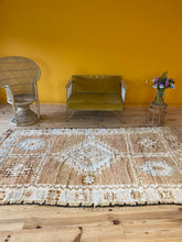 Charger l&#39;image dans la galerie, Tapis Boujaad Vintage Saint Tropez 3
