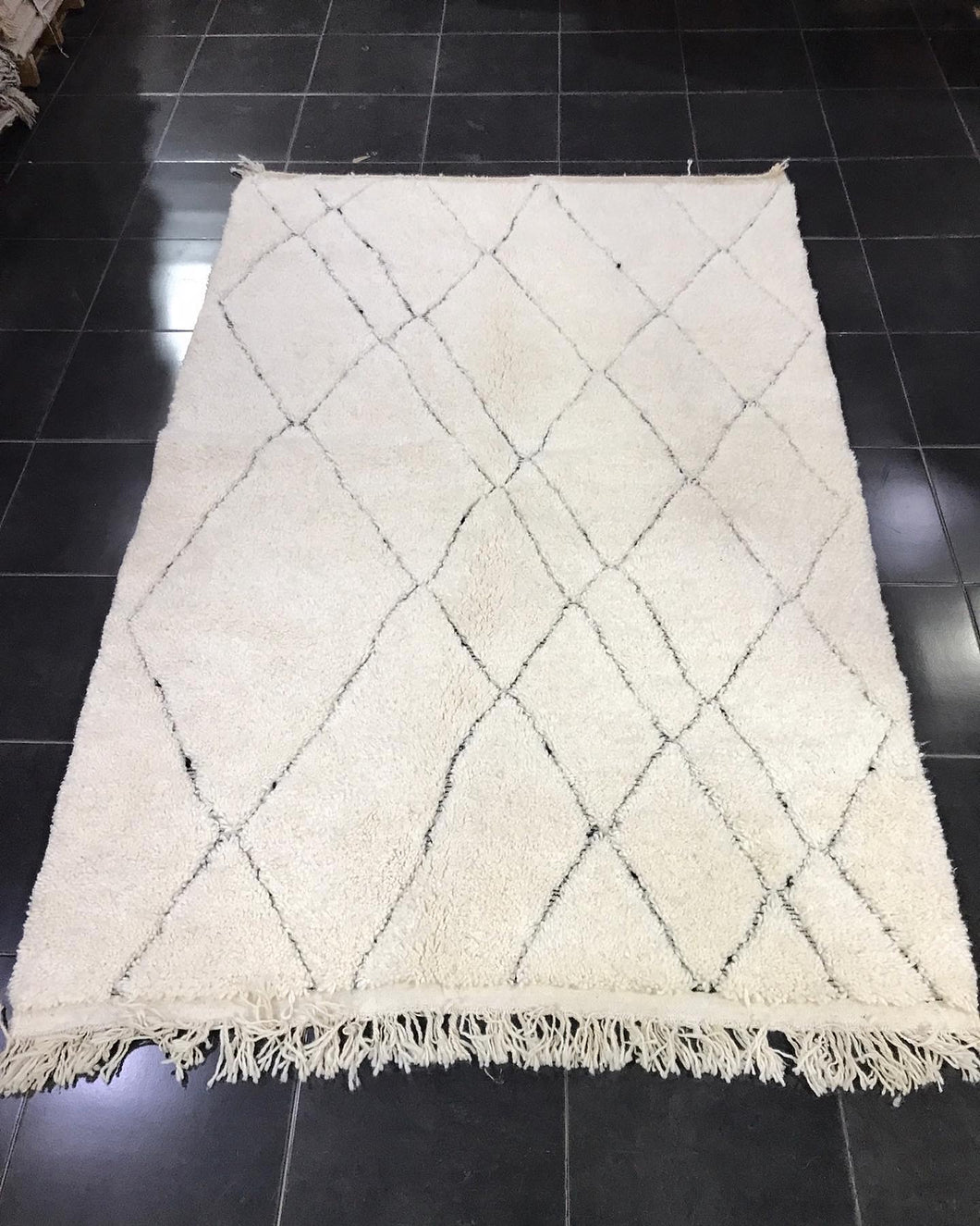 Tapis Béni Ouarain Neuf Blanche Neige 3