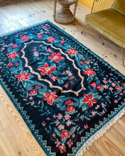 Charger l&#39;image dans la galerie, Tapis de Bessarabie moldave
