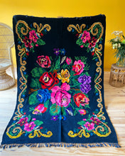 Charger l&#39;image dans la galerie, Tapis Moldave Vintage Fleurs 7
