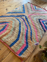 Charger l&#39;image dans la galerie, Tapis Boujaad en laine recyclée Sublime 5
