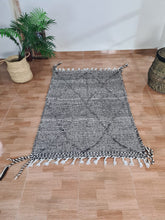 Charger l&#39;image dans la galerie, Tapis Kilim Zanafi Neuf Bikini 4
