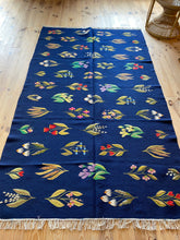 Charger l&#39;image dans la galerie, Tapis Moldave Vintage Beach 1
