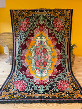 Charger l&#39;image dans la galerie, Rozen kilim Moldavia
