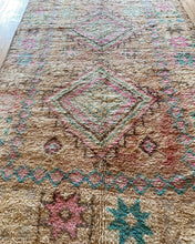 Charger l&#39;image dans la galerie, Tapis Boujaad Vintage Exceptionnel
