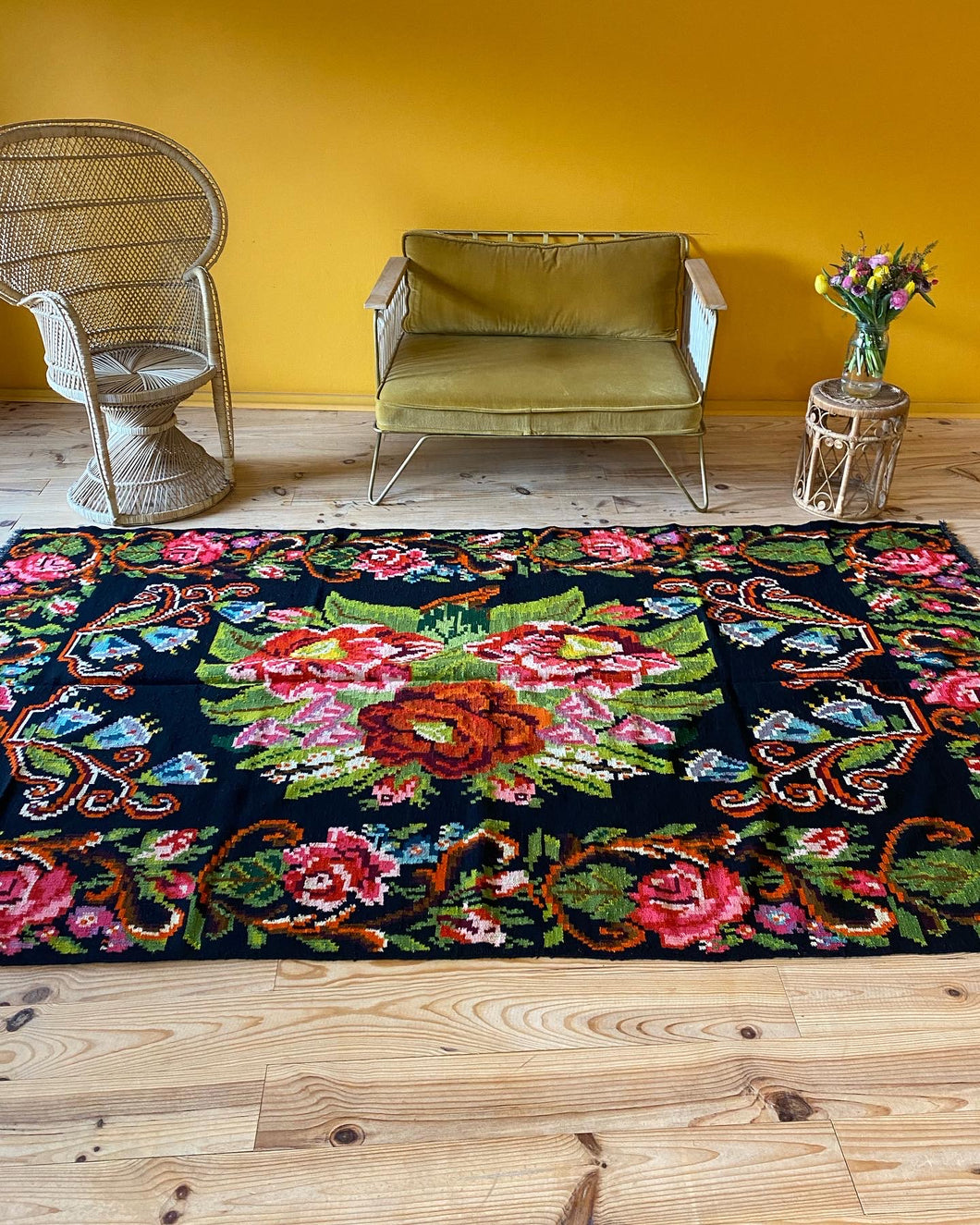 Tapis Moldave à la rose