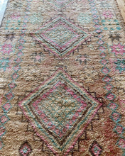 Charger l&#39;image dans la galerie, Tapis Boujaad Vintage Exceptionnel
